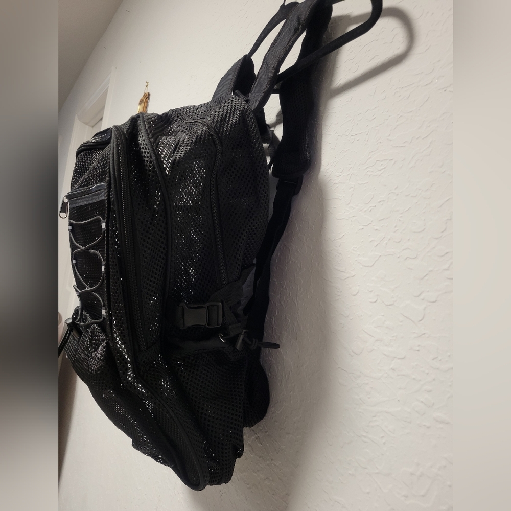 Black Mesh Backpack - Picture 5 of 5